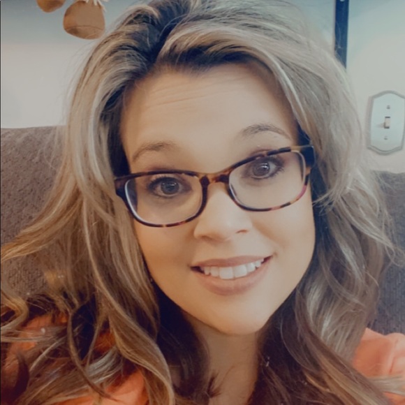 Meet your Posher, Shannon - Picture 3 of 3